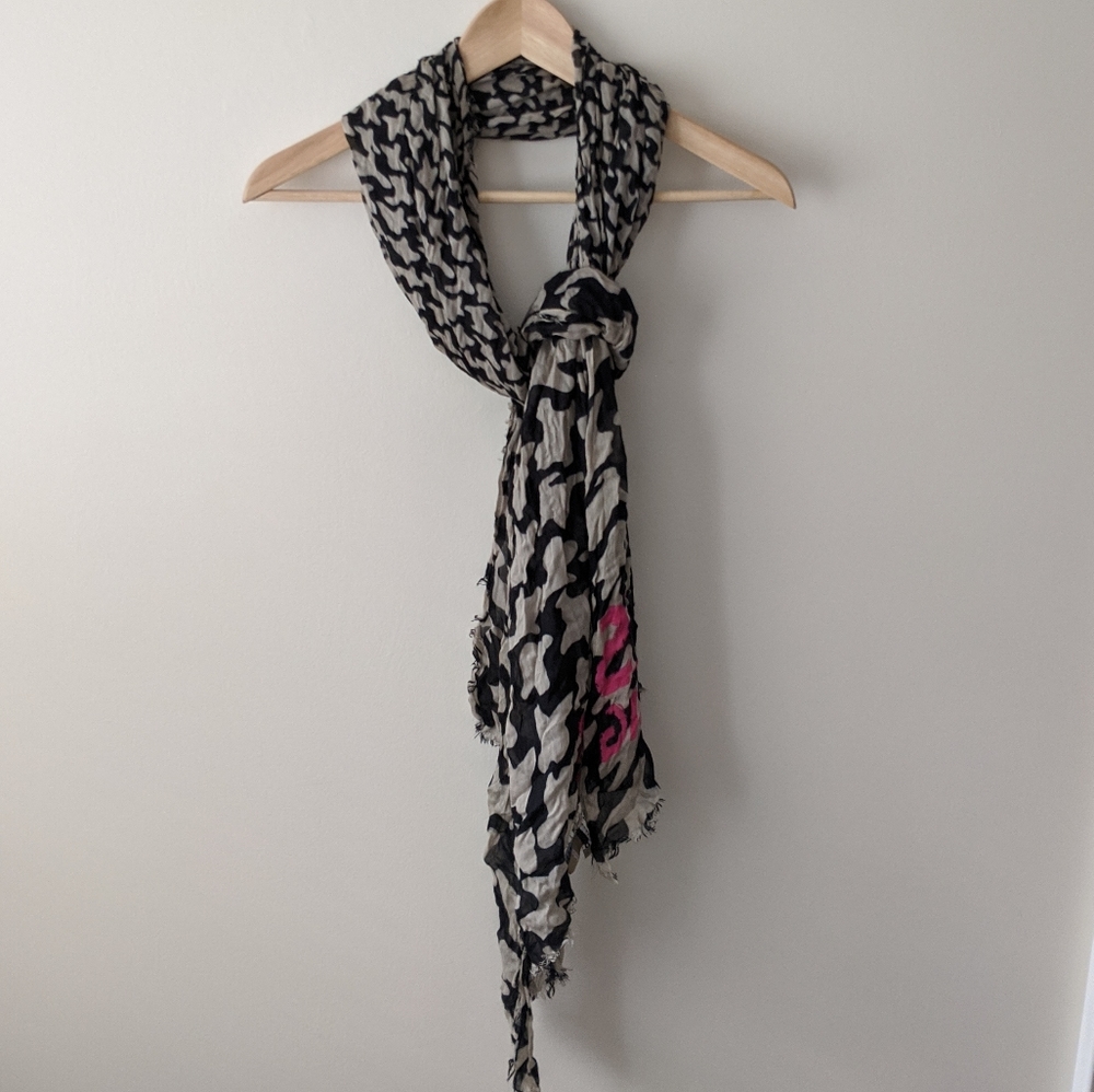 Houndstooth Slogan Scarf